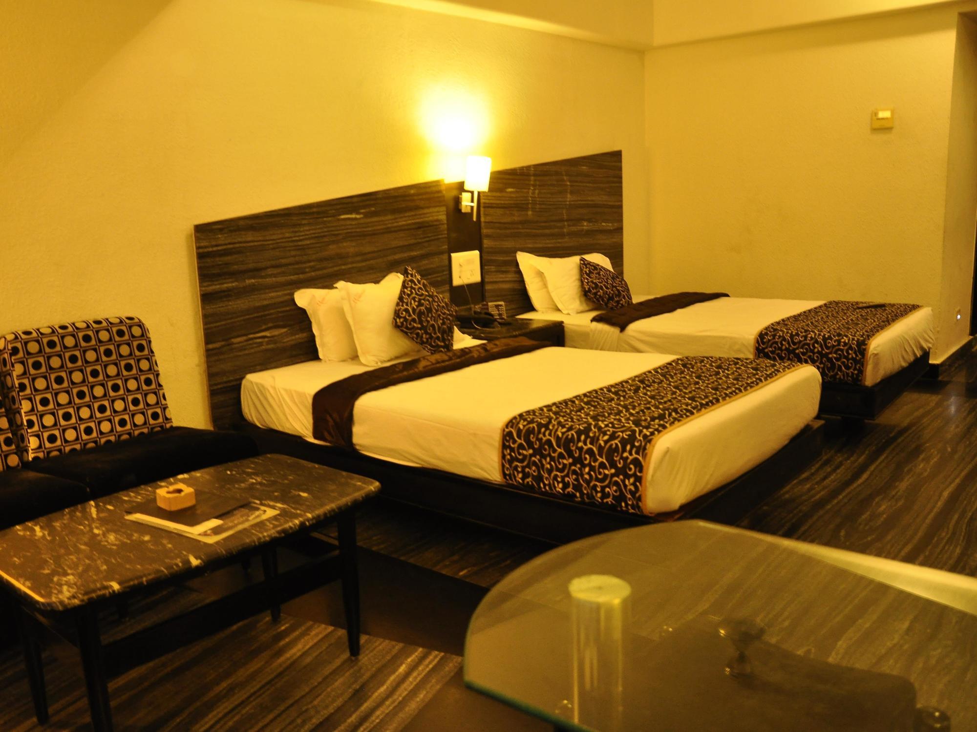 Hotel Manorama Vijayawāda Dış mekan fotoğraf