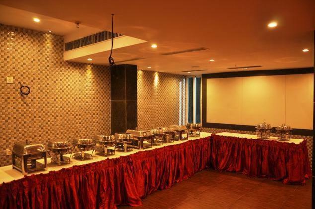 Hotel Manorama Vijayawāda Dış mekan fotoğraf